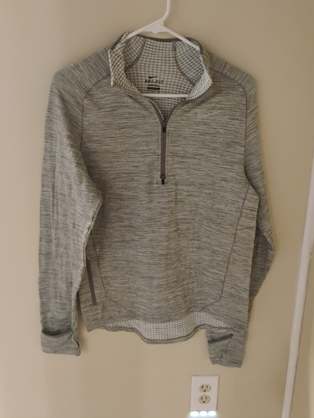 Nike Mens Gray Dri-Fit Sphere Element 1/2 Zip LS Running Top Sz S